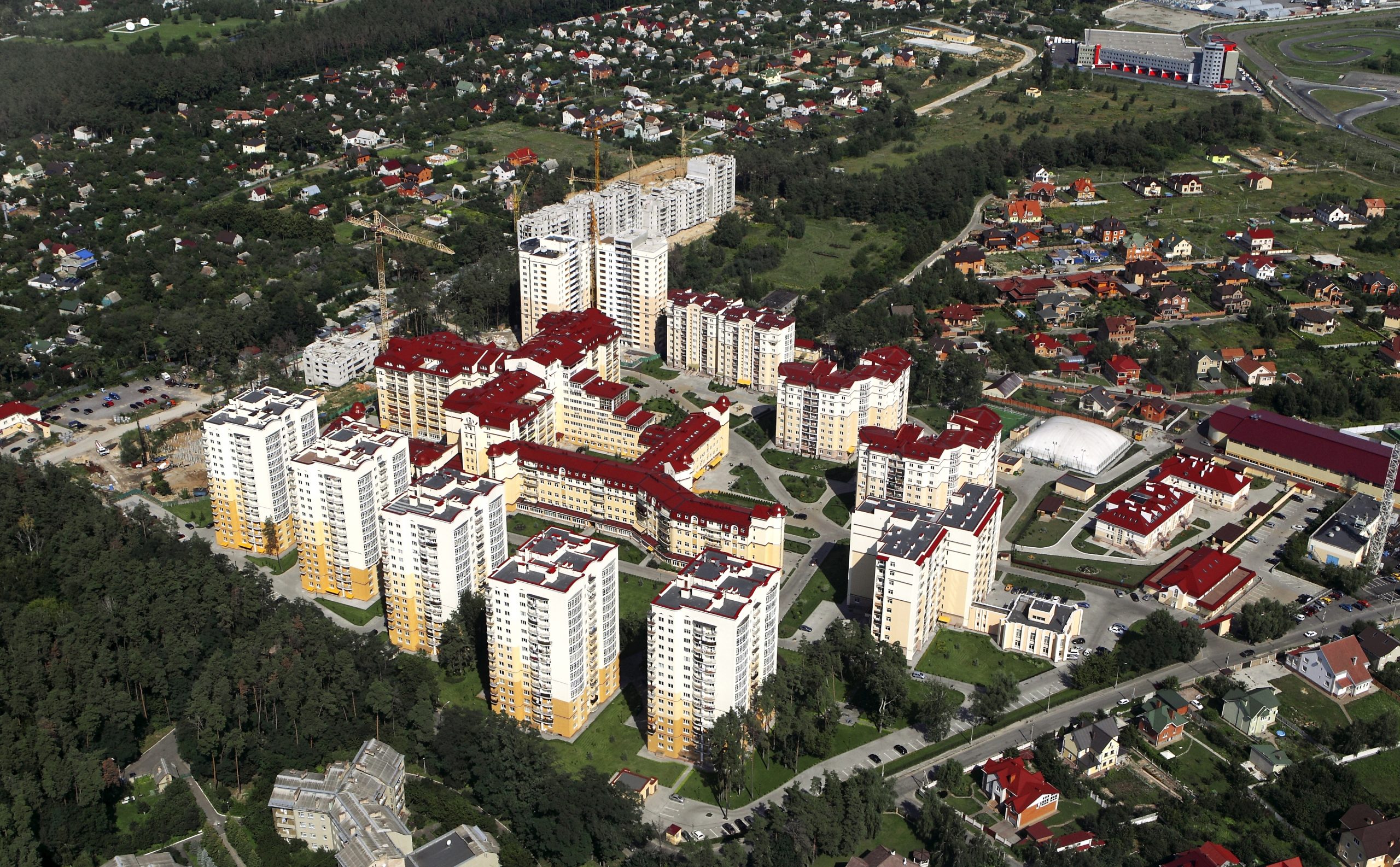 В Чайках за 2,7 млн гривень облаштують квітники