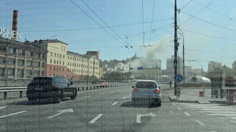 У Києві ліквідували пожежу на території фабрики "Рошен"