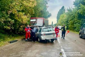 Смертельна ДТП на Білоцерківщині: загинув водій легковика, вісім людей постраждали Смертельна ДТП на Білоцерківщині: загинув водій легковика, вісім людей постраждали