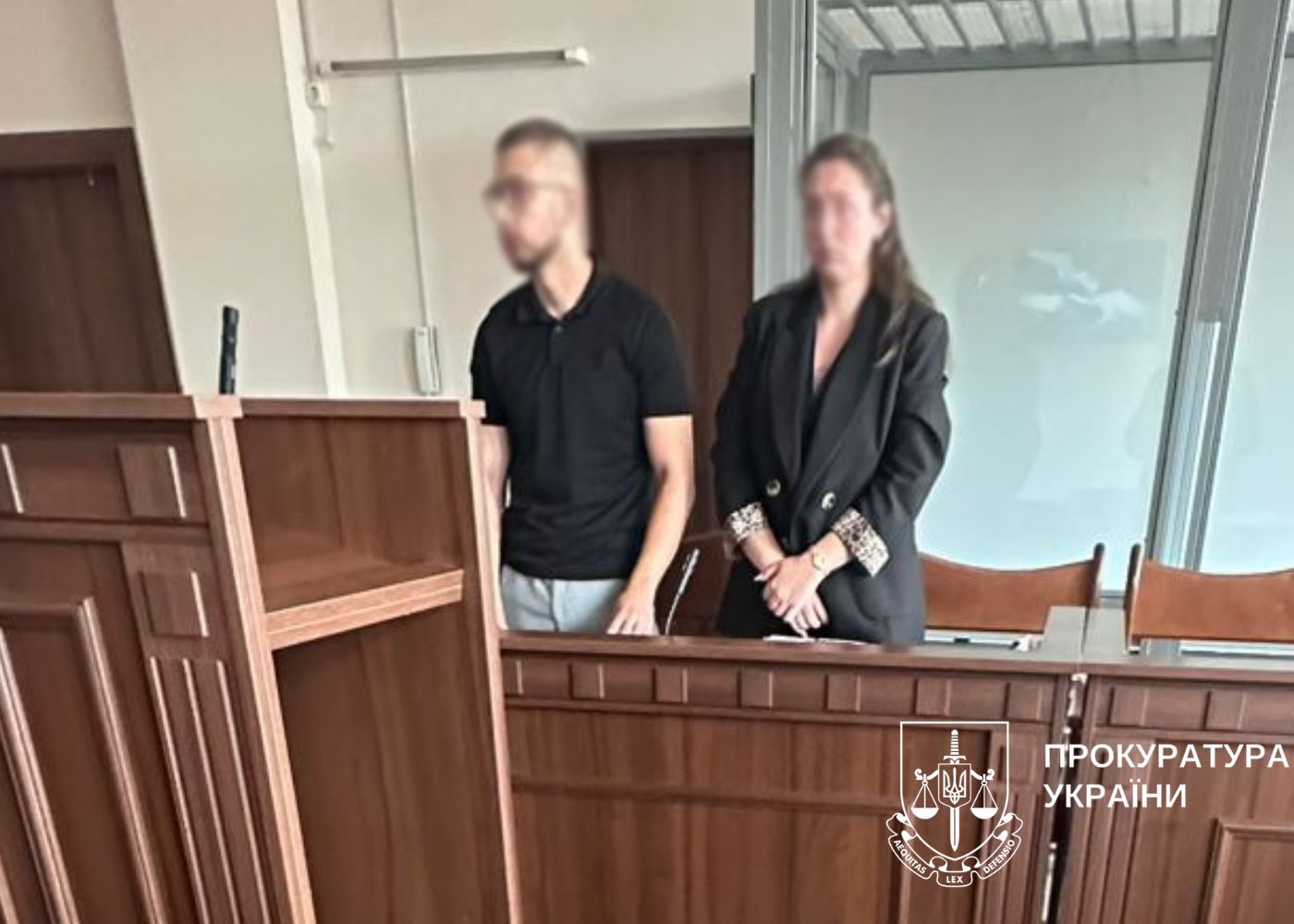 Столичний юрист підозрюється в організації незаконного виїзду чоловіка за кордон за 34 тисячі євро Столичний юрист підозрюється в організації незаконного виїзду чоловіка за кордон за 34 тисячі євро