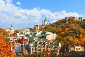 У Києві осінь: в обсерваторії Срезневського кажуть, вона на тиждень запізнилася У Києві осінь: в обсерваторії Срезневського кажуть, вона на тиждень запізнилася