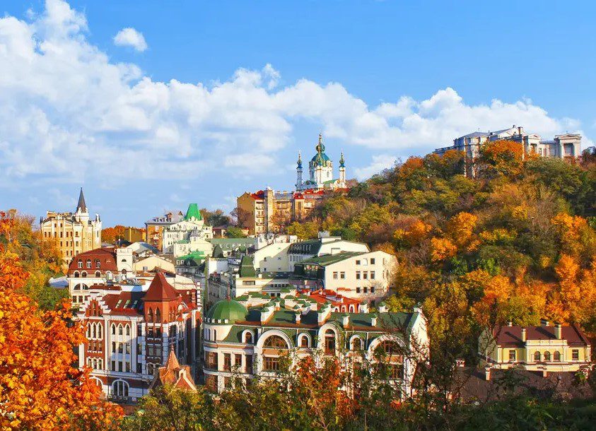 У Києві осінь: в обсерваторії Срезневського кажуть, вона на тиждень запізнилася