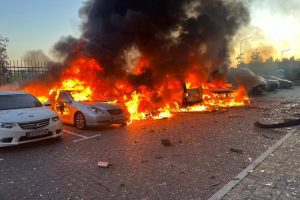 Комбінована атака на Київщину: згоріли автомобілі, будинок, пошкодження фіксуються у 3 районах