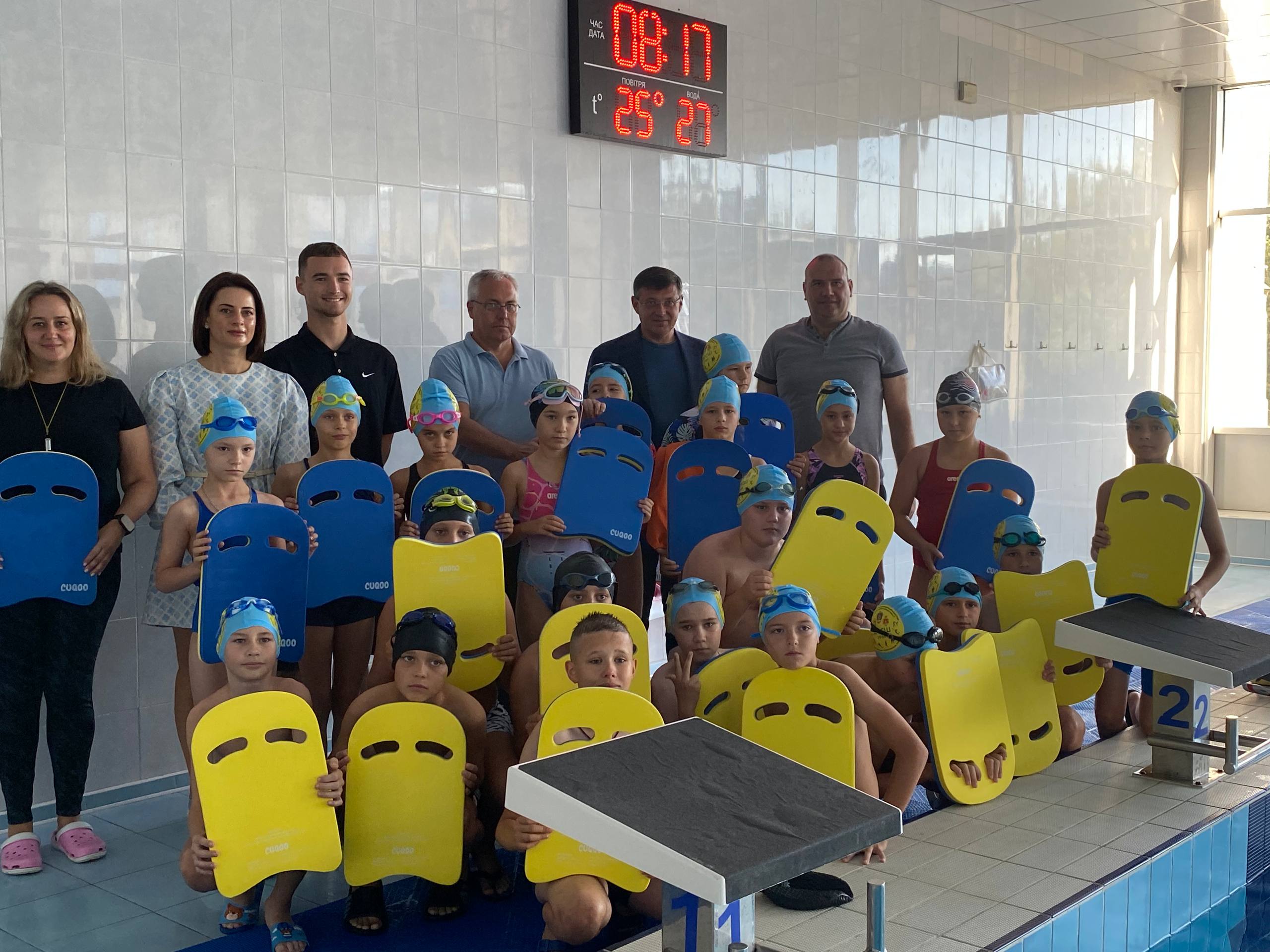 Броварському ОРЦ передали спортивний інвентар на близько 100 тисяч гривень