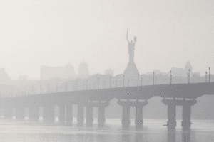 Киянам порекомендували обмежити перебування на вулиці через забрудненість повітря