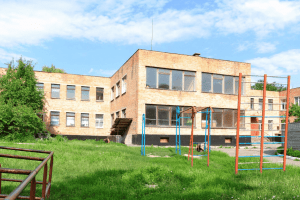 Ремонт фасаду та заміна вікон: Сквирську гімназію “Перспектива” готують до ремонтних робіт