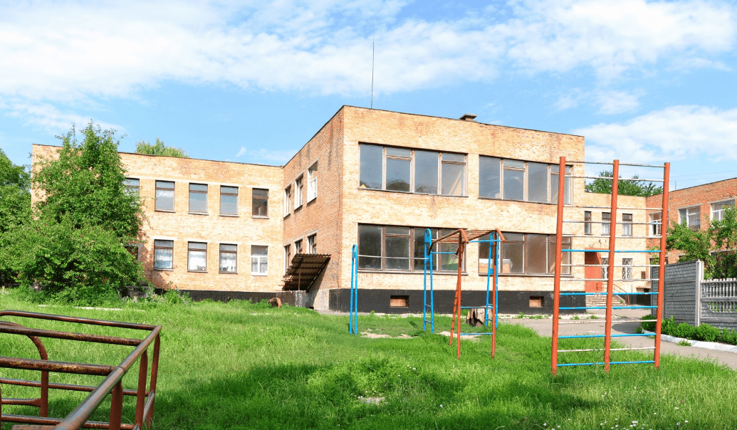 Ремонт фасаду та заміна вікон: Сквирську гімназію “Перспектива” готують до ремонтних робіт