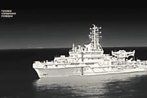 Спецпризначенці ГУР уразили корабель чорноморського флоту рф вартістю 60 мільйонів доларів (відео)