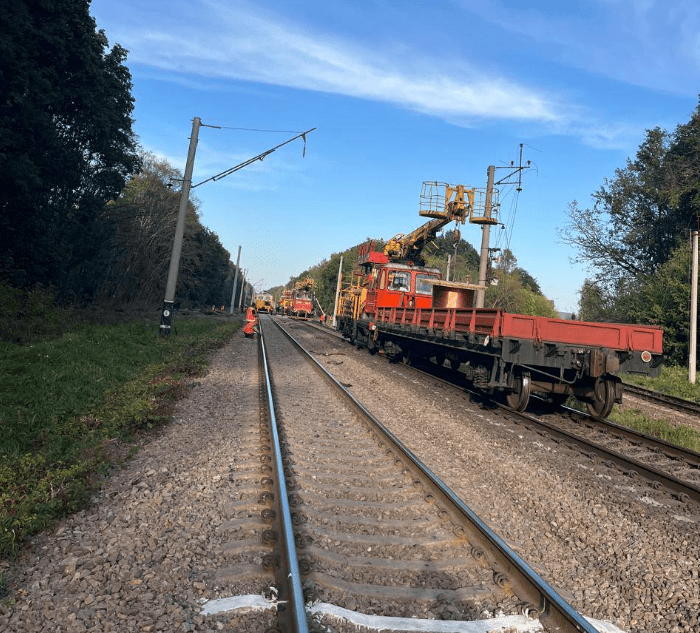 На Київщині відновили пошкоджену вибухами залізницю на дільниці Васильків — Боярка (фото) На Київщині відновили пошкоджену вибухами залізницю на дільниці Васильків — Боярка (фото)