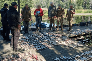На Київщині правоохоронці виявили браконьєрів в зоні радіаційного забруднення На Київщині правоохоронці виявили браконьєрів в зоні радіаційного забруднення