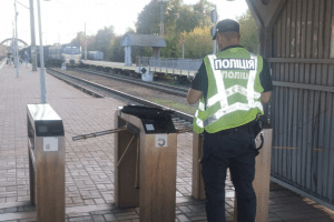 На станції «Київ-Волинський» підліток потрапив під товарний потяг