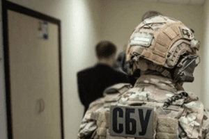 СБУ розпочала низку обшуків у кримінальному провадженні щодо зловживань у сфері вантажних перевезень на Укрзалізниці СБУ розпочала низку обшуків у кримінальному провадженні щодо зловживань у сфері вантажних перевезень на Укрзалізниці