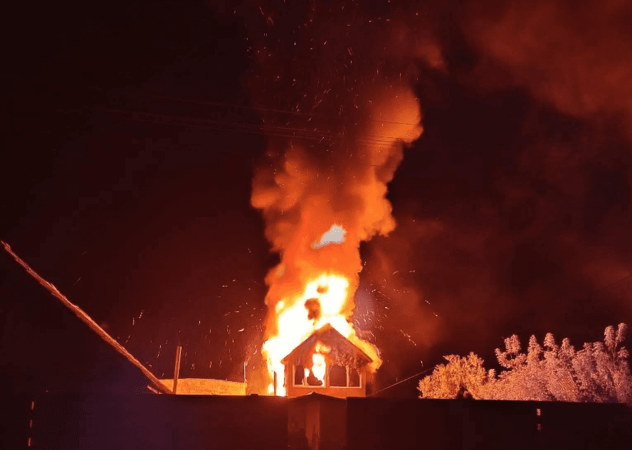 На Київщині вогнем пошкоджено будинок відомого волонтера та бійця НГУ Олега Берегового (реквізити для допомоги)