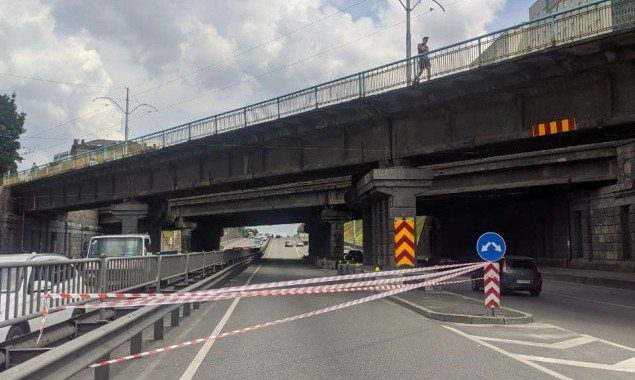 Шляхопровід над станцією метро Берестейська за 20 млн гривень готують до ремонту
