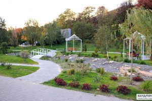 Вишгород витратить 1,2 млн гривень на декоративні огорожі, велопарковки та урни