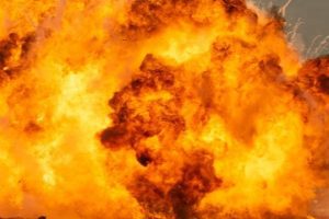 На Броварщині через вибух невідомого предмета біля смітника загинула жінка, що одна людина отримала поранення На Броварщині через вибух невідомого предмета біля смітника загинула жінка, що одна людина отримала поранення