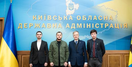 Микола Калашник зустрівся з Надзвичайним і Повноважним Послом Латвійської Республіки в Україні Андрейсом Пілдеговічсом Микола Калашник зустрівся з Надзвичайним і Повноважним Послом Латвійської Республіки в Україні Андрейсом Пілдеговічсом