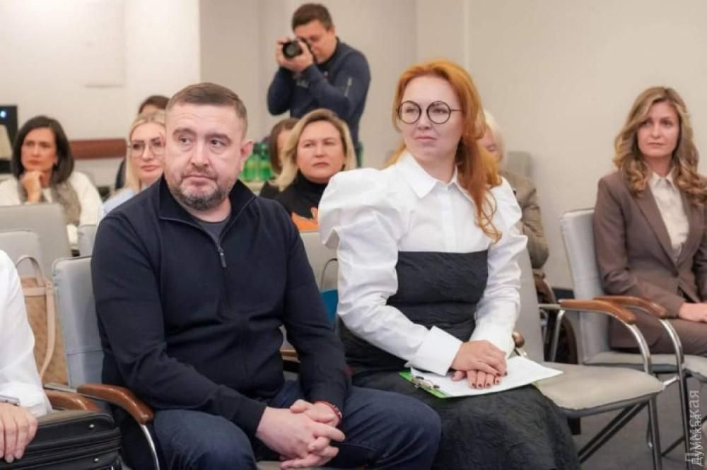 Голові Одеської облради Григорію Діденко та його дружині-нардепці повідомили про підозру в декларуванні неправдивої інформації (відео)