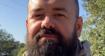 Денис Блощинський, лідер гурту “Nesprosta”, співзасновник “Івент-агенції 42” та Фонду соціальних інновацій “З країни в Україні”