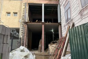 На Подолі зруйнували фасад історичного будинку на Ярославовому Валу, – активіст (фото) На Подолі зруйнували фасад історичного будинку на Ярославовому Валу, - активіст (фото)
