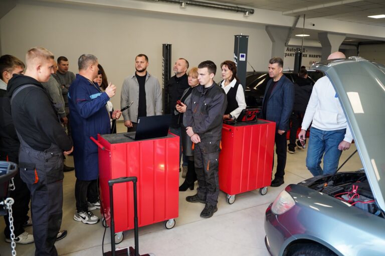 Микола Калашник: У Борисполі відкрили сучасний навчальний хаб Bosch Junior Academy