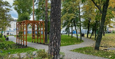 У Києві облаштували 10 нових мініскверів (локації) У Києві облаштували 10 нових мініскверів (локації)