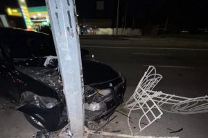 У Києві працівник автомийки викрав BMW клієнта та потрапив в ДТП (фото)