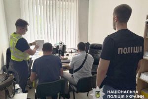 У Києві судитимуть підприємця та агронома, які “заробили” на кущах понад 1,2 млн гривень У Києві судитимуть підприємця та агронома, які "заробили" на кущах понад 1,2 млн гривень