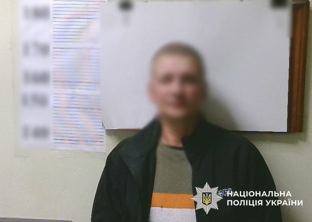 Мешканця Троєщини викрили на продажі бойових гранат (фото)