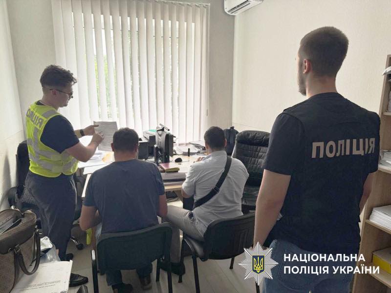 У Києві судитимуть підприємця та агронома, які "заробили" на кущах понад 1,2 млн гривень