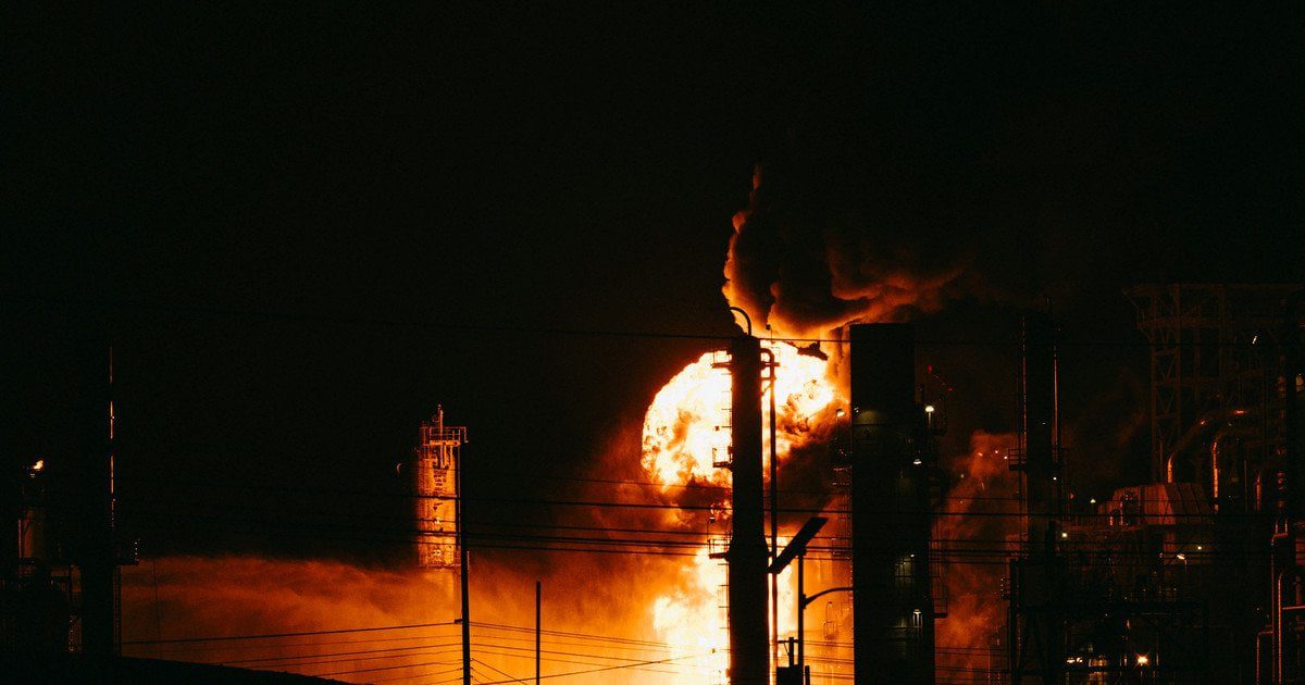 Безпілотники СБУ та ССО атакували нафтовий термінал та підстанції в Криму