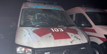 Під час атаки на Київ в ніч на 25 жовтня на виробничому підприємстві згоріло два десятка "швидких" (фото) Під час атаки на Київ в ніч на 25 жовтня на виробничому підприємстві згоріло два десятка "швидких" (фото)