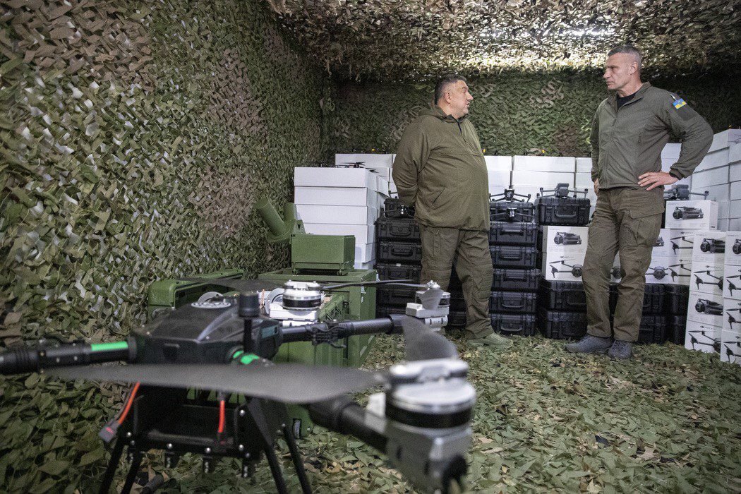 Столиця передала бійцям на фронт ще понад 3 000 БпЛА різних типів і 150 систем РЕБ