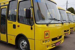 Шість громад у Київській області отримали нові шкільні автобуси Шість громад у Київській області отримали нові шкільні автобуси