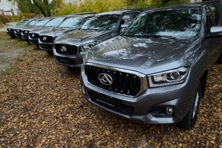 Микола Калашник: Київщина передала десяток нових пікапів 411 окремому полку безпілотних систем «Яструби» Микола Калашник: Київщина передала десяток нових пікапів 411 окремому полку безпілотних систем «Яструби»