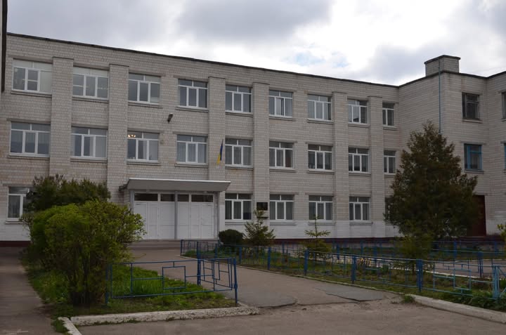 Вишневе вкладе ще 197 млн гривень у ліцей “Ідеал”