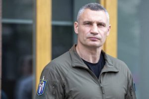 Київрада перенаправить на мобільні укриття півмільярда гривень, які РДА не використали на стаціонарні, – Кличко Київрада перенаправить на мобільні укриття півмільярда гривень, які РДА не використали на стаціонарні, - Кличко