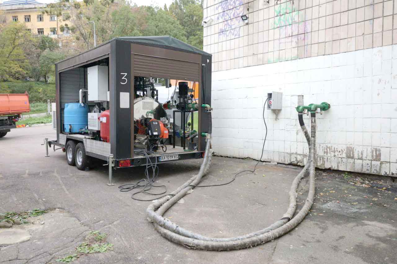 У трьох медзакладах столиці розгорнули мобільні котельні для теплопостачання У трьох медзакладах столиці розгорнули мобільні котельні для теплопостачання