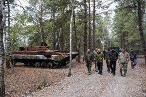 Микола Калашник у День Захисників і Захисниць України відвідав одну із локацій обласного центру підготовки населення до нацспротиву Микола Калашник у День Захисників і Захисниць України відвідав одну із локацій обласного центру підготовки населення до нацспротиву