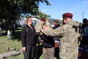 Десантники провели відкритий вишкіл для мешканців Фастова Десантники провели відкритий вишкіл для мешканців Фастова