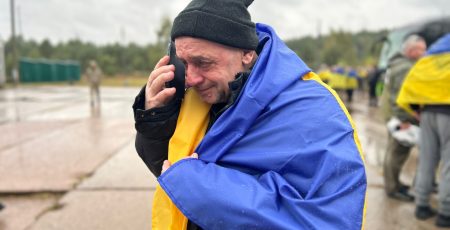 На смартфони для українців, які повертаються з полону витратять 10 млн гривень На смартфони для українців, які повертаються з полону витратять 10 млн гривень