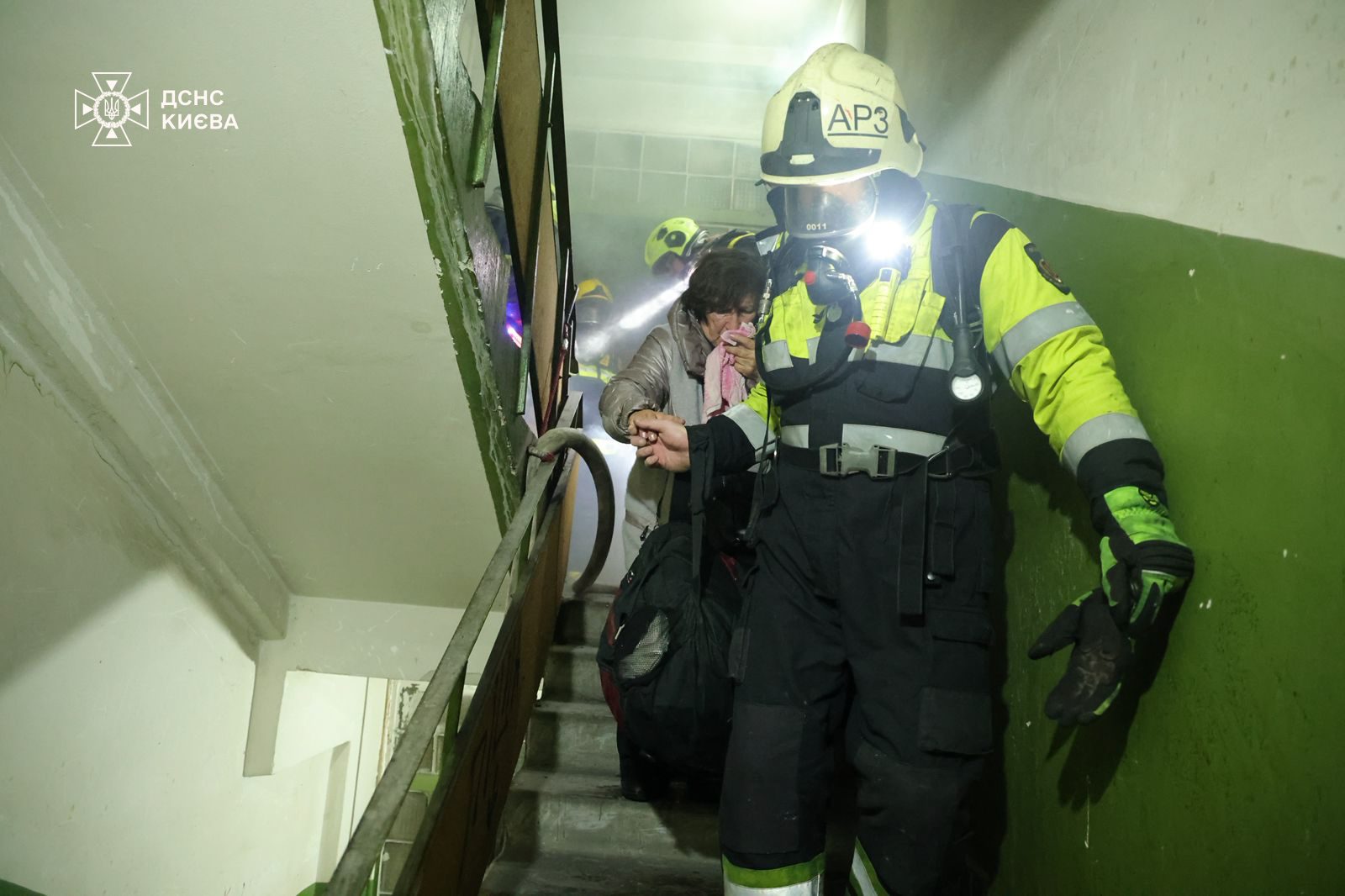 У Києві є постраждалі внаслідок ворожої атаки, частина міста без світла та води, змінено рух транспорту
