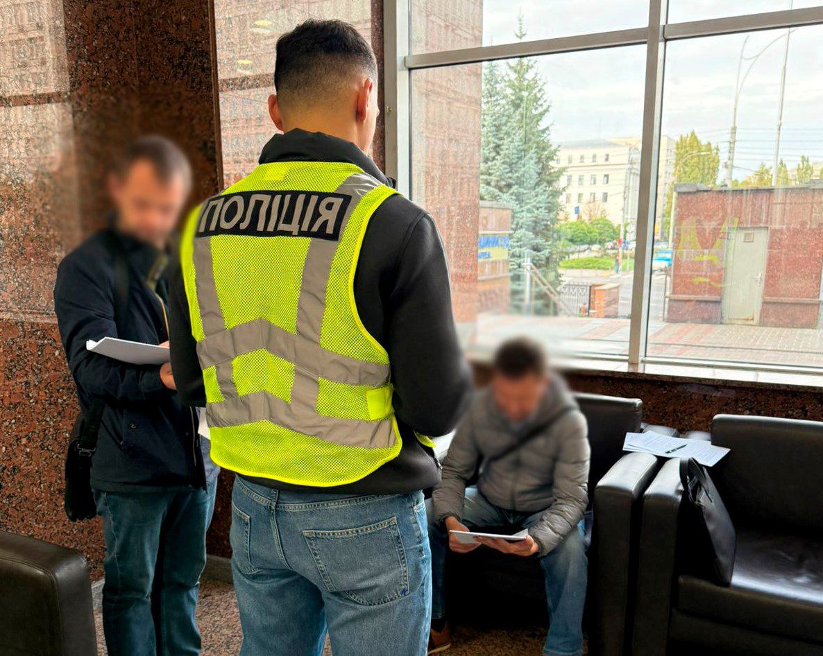 Начальника Голосіївського ШЕУ підозрюють у мільйонних зловживаннях на технічній солі для доріг