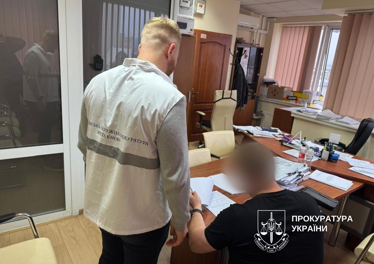 Розтрата на мільйон: посадовця Голосіївської РДА підозрюють у фінансуванні невиконаних робіт