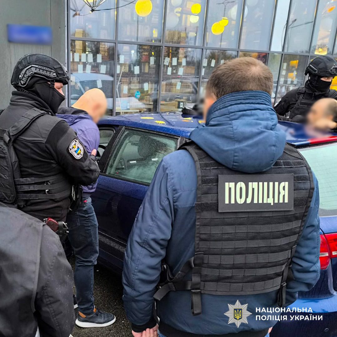 У Києві затримали військовослужбовця, який за 9 тисяч доларів переправляв чоловіків до Румунії