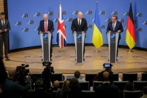 Дрони, ППО та оборонна співпраця – Шмигаль підбив підсумки “Рамштайна” Дрони, ППО та оборонна співпраця - Шмигаль підбив підсумки "Рамштайна"