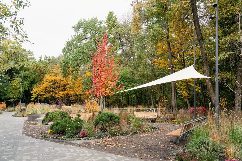 У Києві на ВДНГ відкрився Терапевтичний сад (фото, відео)