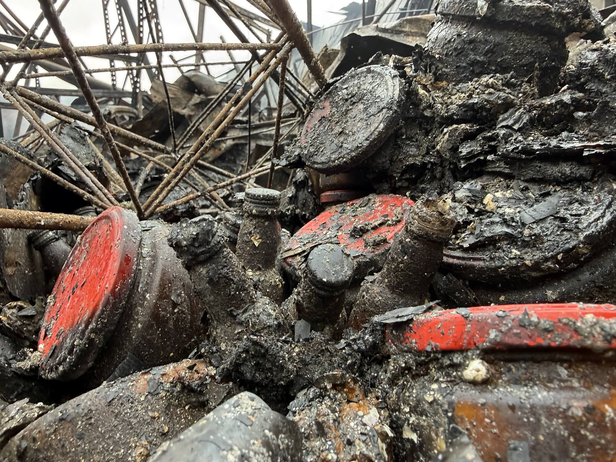 У Києві ракетою знищено склад українського виробника соусів “Вогняр”