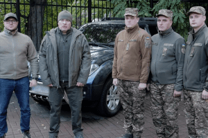 Бійці 25 бригади Нацгвардії отримали позашляховик від «Української команди», – Артур Палатний Бійці 25 бригади Нацгвардії отримали позашляховик від «Української команди», - Артур Палатний