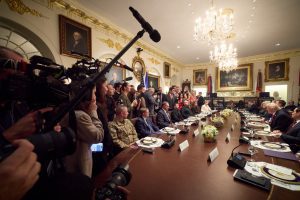Зеленський зустрівся з Трампом у Білому домі та провів розмову з європейськими лідерами Зеленський зустрівся з Трампом у Білому домі та провів розмову з європейськими лідерами